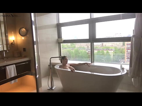 ❤️ 巨大的宝贝 激情地在浴室里撸起了她的阴部 ❤️ Porno vk❤