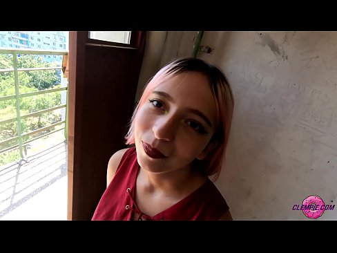 ❤️ 学生Sensual在内陆地区吸食陌生人--在他脸上射精 ❤️ Porno vk❤